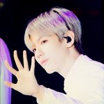 [EXO] 워따 <b>남자손</b>이 진짜 예쁘긴하다 나보다 가는듯