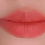 내 입술모양 많이 이상해?