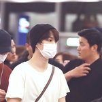 [EXO] 헐 종인이 이거 <b>옷</b> <b>저</b> 회색 고무줄?같은거 난 티에붙어엤는건줄