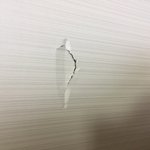 [방탈죄송] 바람때문에 문이 세게 열려 벽이 <b>파손</b>됐어요;;;;