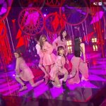 여자아이들 무대 뒤에 <b>소품</b>이름뭐야?