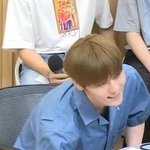 황민현 <b>머리색</b> 바꾼거 개이쁜데?