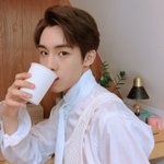 [NCT] 헐 <b>윈윈</b>이 레전드짤이랑 비슷한머리함