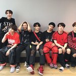 방탄소년단이 입은 WWWM옷 어떤가요??