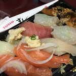 엄마가 초밥 사다조쏘 히히