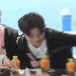 [댓글부탁해] 라이관린 이거 뭐하는 장면이야??