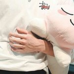 [댓글부탁해] 강다니엘 손 크기 어느정도 돼 <b>보임</b>?