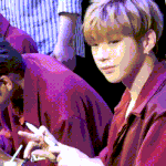 강다니엘 팬싸짤