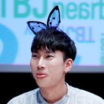 <b>스윗</b>한 눈빛의 남돌
