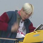뭔말할지<b>모름</b>? 걔는 뭐하는사람이냐