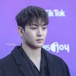 [드루와] 뉴이스트 강동호랑 <b>아론</b>