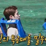 <b>하얀색</b>보다 더 하얀 남돌