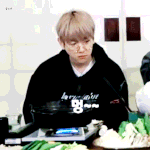 [백현] [17화] 애교를 부르는 스키야키 먹방 백현 <b>gif</b> 5