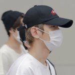 [백현] 백현이 공항 고화질 <b>c</b>