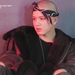 <b>삭발</b>해도 잘 생긴 아이돌