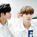 옹성우 황민현 핫하긴 한가봐