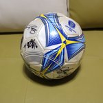 [NCT] 유타가 들고 있는 싸인볼ㅎㅎ