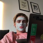 [댓글부탁해] <b>눈꺼풀</b> 떨림 증상 있는사람?