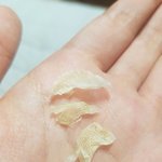 [댓글부탁해] 저번에 발바닥 <b>허물</b>벗은거 먹어봄