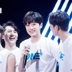 큐브<b>콘</b> 엔딩에 참석한 라이관린