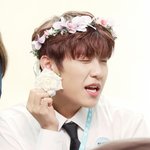 [박우진] 꽃이 귀걸이에 걸렸<b>쏘</b>  ㅜㅜ