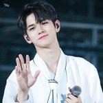 웃을때 입<b>모양</b>이 비슷한 아이돌