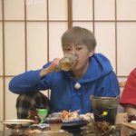 [시우민] 시우민 맥주 마시는것도 일케 귀여워서 <b>어뜩</b>하지ㅠ
