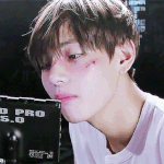 [방탄소년단] 안녕?타팬인데..<b>뷔님</b> 이때 왜다친거야?