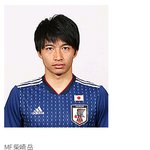 샤이니 노래로 기분을 다지는 일본대표팀 시바사키 <b>가쿠</b> 선수.jpg