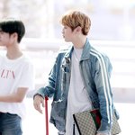 [드루와] 어제자 공항 <b>청청</b> 강다니엘
