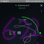 [방탄소년단] 여기서봐>>둘다 연생인데 여자들왜 <b>뷔</b>한테만 붙냐