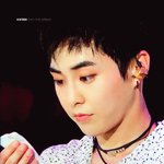 [시우민] 시우민 <b>휴지</b> 쳐다보는거 보소