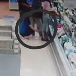 [꼭조언부탁] 마트에서 속옷 몰카범과 몸싸움해서 잡았어요