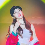 하니랑 뷔랑 분위기 <b>비슷</b>함