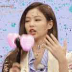 타방송에서 주간아이돌 언급한 제니 <b>GIF</b>