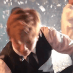 [강다니엘] ×××배찢<b>주의</b>××× 팬 휴대폰 주워주는 강다니엘