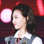 러블리로 중무장한 <b>여</b><b>돌</b>들