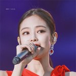 계속 쳐다보게 되는 <b>여</b><b>돌</b>