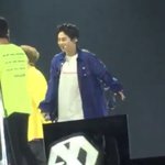 [EXO] 민석이 <b>네이비</b>셔츠에 깐슈 ㅋㅋ