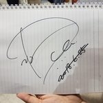 [EXO] 경수가 팬 공책에 싸<b>인해</b>준거