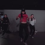 [드루와] 이거 옷 어디꺼<b>인지</b> 아는사람