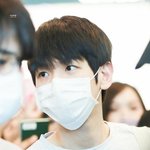 [백현] 백현이 출국 플뷰 <b>c</b>