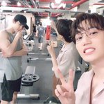 [EXO] 처음엔 종인이만 보고 귀엽고 <b>난리</b>여서 계속 쳐웃기만 했는데