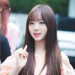 신기하게 생긴 <b>여</b><b>돌</b>