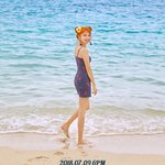 같은 의상입은 <b>세정</b>과 채영