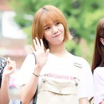 오마이걸 <b>미미</b> 뮤뱅 출근길 패션.jpg