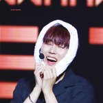 [하성운] 하성운 늦게 입덕한<b>사람</b>임 귀여운짤좀 줘