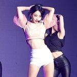 솔로 컴백 쇼케이스한 경리 몸매봐