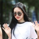 [댓글부탁해] 손나은 어제 <b>뮤뱅</b>출근때 입은옷
