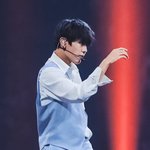 [박우진] <b>우진</b>이 머리 "애쉬그레이"로 염색했데...!!!!!!